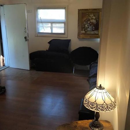 Awesome Cozy 1 Bedroom Coachhouse Toronto Exteriör bild